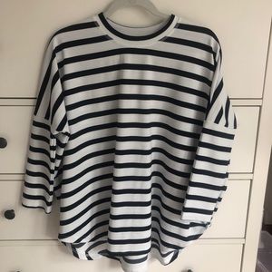 Tuckernuck navy & white striped top!